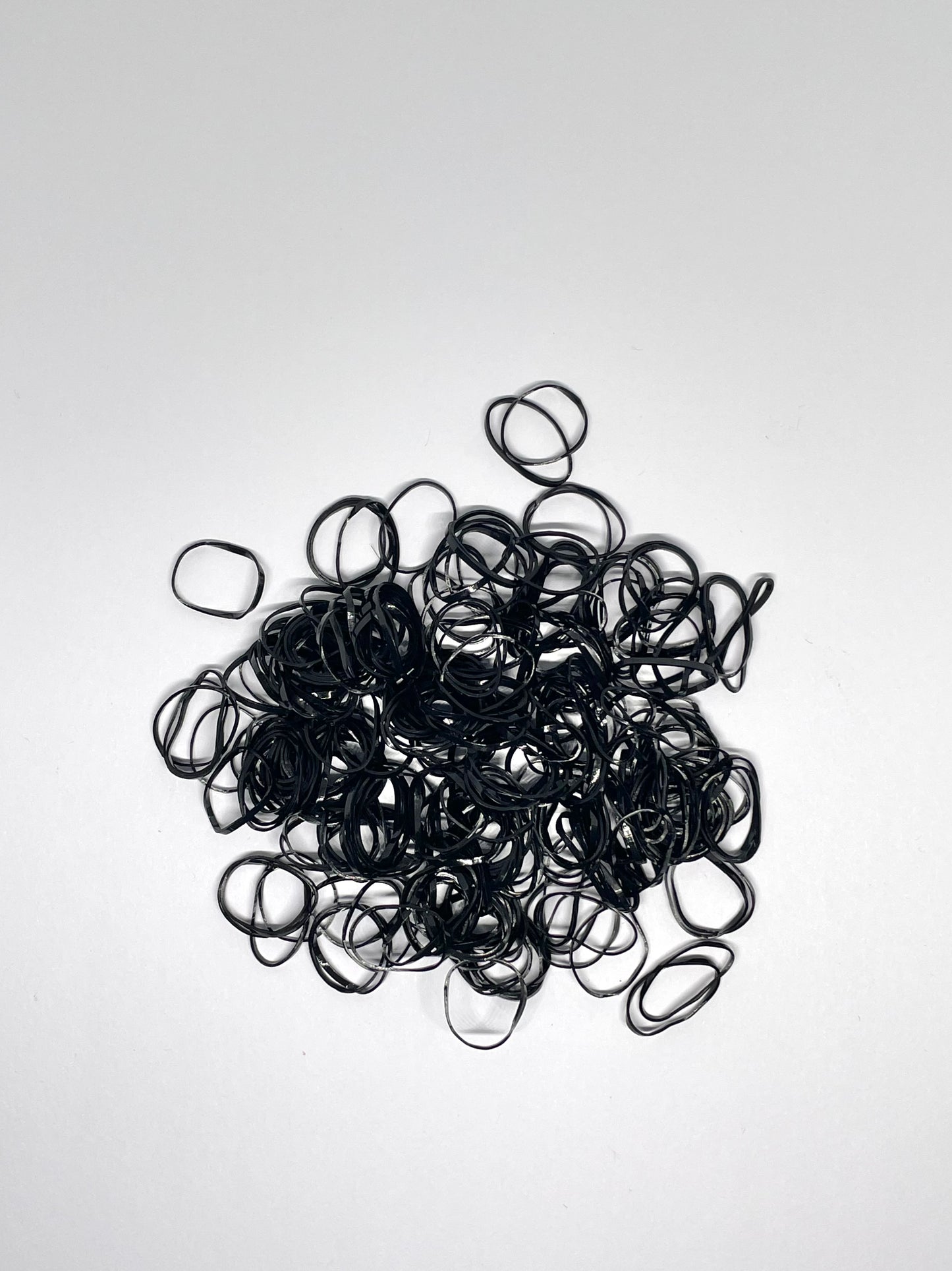 Mini Élastiques Noirs – Parfaits pour les locks, tresses & finitions